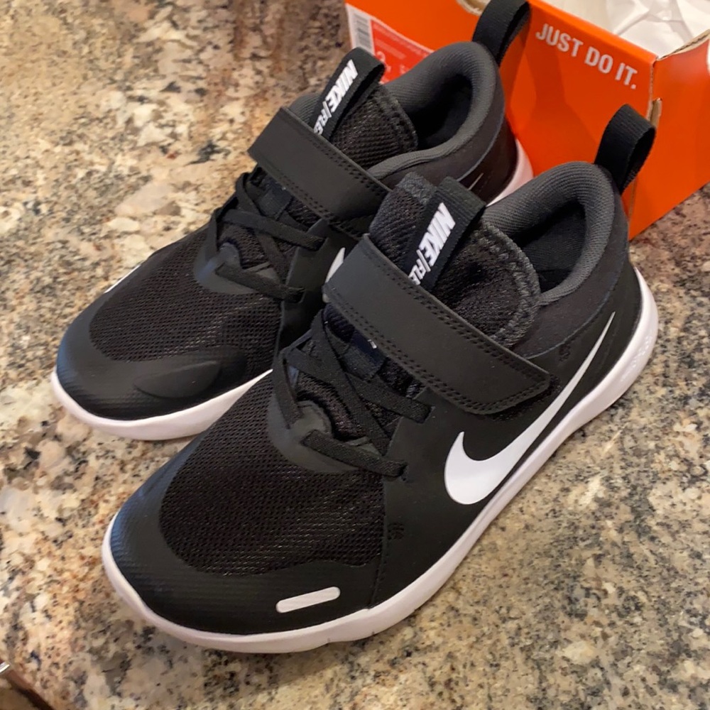 Nike flex contact 4 shoes